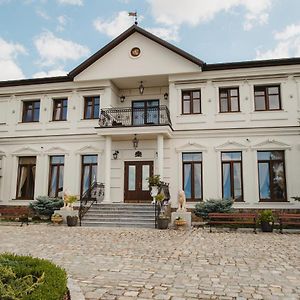 Bed and breakfast Palac Uniejów Exterior photo