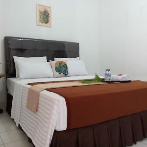 New Hotel Kayu Manis Yogyakarta Exterior photo