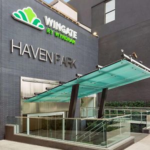 Hotel Wingate By Wyndham Bronx Haven Park à New York Exterior photo