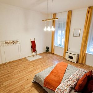 Appartement Pearl Apartman à Győr Exterior photo