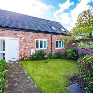 Wild Drive Chester - Stunning Cottage Just Minutes From Chester And Zoo Exterior photo