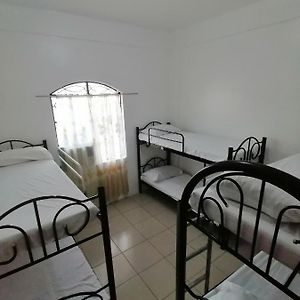 Bed and Breakfast Two-Hearts Dormitory à Dagupan City Exterior photo