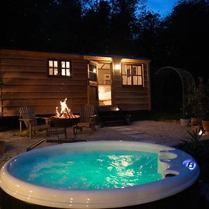 Villa Luxury, Rural Shepherds Hut With Hot Tub Nr Bath à Bristol Exterior photo