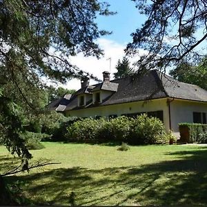 Bed and Breakfast Les Genebruyeres - L'Histoire D'Un Reve à Aubigny-sur-Nère Exterior photo