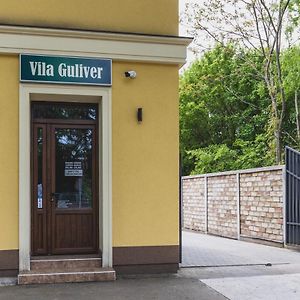 Aparthotel Vila Guliver à Palić Exterior photo