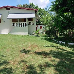 Villa Inviting 2-Bed House In Fair Prospect à Port Antonio Exterior photo