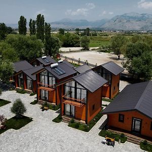 Hotel Hysaj Agroturizem à Shkodër Exterior photo