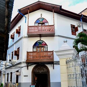 Bed and Breakfast Minara Miwili - Forodhani Park à Zanzibar Exterior photo