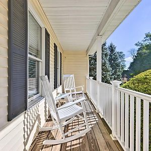 Villa Classy Getaway With Deck And Yard Less Than 1 Mi To Beach à Riverhead Exterior photo