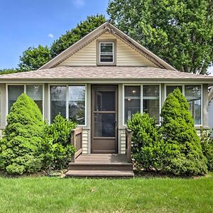 Grandmas Cottage With Sunroom Walk To Beach Old Saybrook Exterior photo