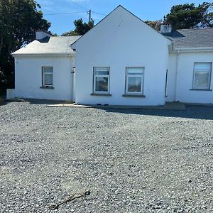 Tranquil 2 Bedroom Cottage With Hot Tub Sea View Teach Cha Sessiagh Exterior photo