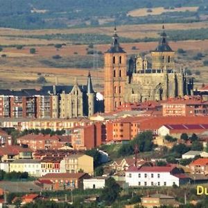 Appartement Apartamento San Andrés.Piso amueblado en Astorga. Cerca del camino de Santiago. Aparcamiento privado bicis. Exterior photo