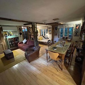 Appartement Remarkable Boultons Barn With Hot Tub à Newton Abbot Exterior photo