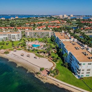 Villa Bahia Vista Palm Trees & Coastal Breezes - Endless Fun On Isla à St. Petersburg Exterior photo