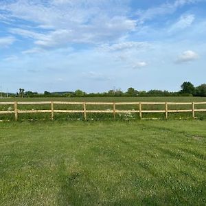 Appartement Beautiful 1 Bed Shepherd Hut In Warwickshire à Warwick  Exterior photo