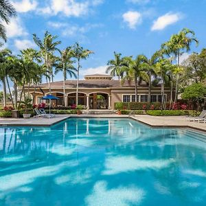 Luxurious Apartments With Pool And Gym At Boynton Beach Exterior photo