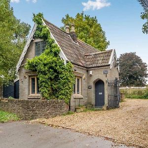 Luxury 2 Bed Cosy Cottage With Hot Tub And Childrens Play Area Hambrook Bristol Exterior photo