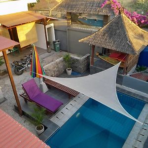 Bed and Breakfast Wave House Gerupuk South Lombok à Praya Exterior photo