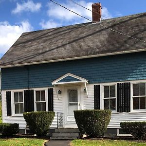 Kennebunk Home With Yard Less Than 1 Mile To Dock Square! Exterior photo