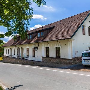 Hotel Hostinec U Zamecku Klokocov Exterior photo