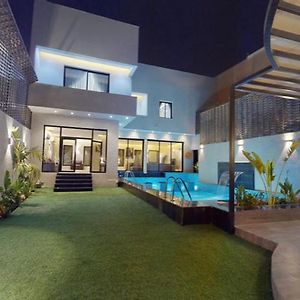 Villa Shalih Blak White à DDjeddah Exterior photo