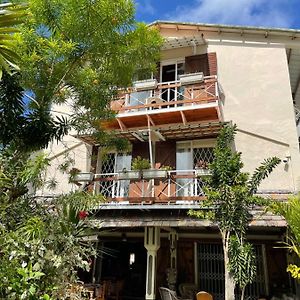 Hotel Chez Henri à Pointe d'Esny Exterior photo