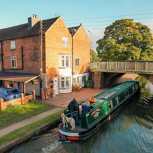 Villa Hidden Gem Canal Facing Retreat With Lovely Walks à Hopwas Exterior photo