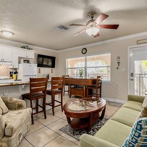 Walk To The Beach And Restaurants! - Coconut Villa'S Suite 2 St. Pete Beach Exterior photo