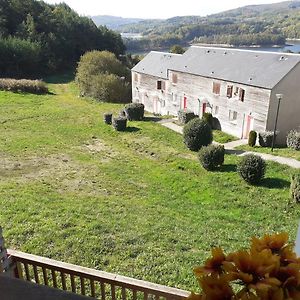 Gîte du Gua des Brasses au bord du lac de la Raviège La Salvetat-sur-Agout Exterior photo