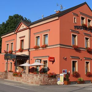 Hotel Penzion Porici à Trutnov Exterior photo