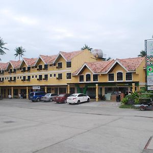 Hotel Reddoorz Plus At Balai Sofia Bed & Breakfast Batangas à Talisay  Exterior photo