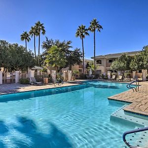 Phoenix Condo With Pool And Hot Tub - Dog Friendly! Exterior photo