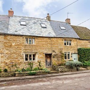 Charming 2Bd Cottage In The Heart Of Kingham! Exterior photo