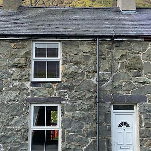 Villa Ty'N Y Cwm, Nant Peris à Dinorwic Exterior photo