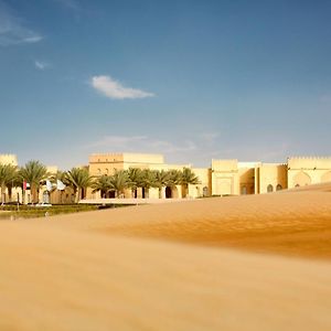 Hotel Tilal Liwa Desert Retreat à Madīnat Zāyid Exterior photo