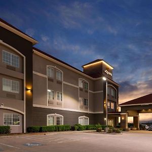 Hotel La Quinta By Wyndham Bridgeport Exterior photo