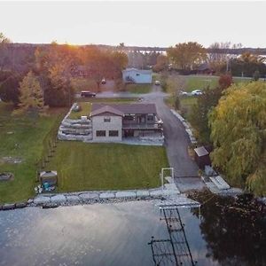 Chemong Lake Waterfront Cottage☆Privateboatlaunch Lakefield Exterior photo