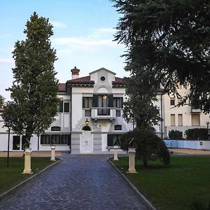 Bed and Breakfast Relais Toti Beb Bed E Breakfast à Mogliano Veneto Exterior photo