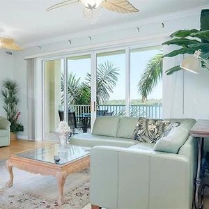 Bright Luxury Oceanfront Condo With Private Balcony And Hotel Pool St. Petersburg Exterior photo