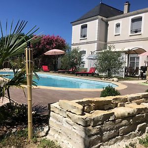 Villa Raffinee A Saint Cyr Sur Loire Avec Piscine Privee Exterior photo