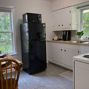 Appartement Cozy Studio, Minutes From Downtown. Quiet. à South Burlington Exterior photo