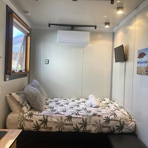 Hotel Beautiful Tiny House With Outdoor Area- Only 5 Minute Walk To The Beach! à Cape Paterson Exterior photo