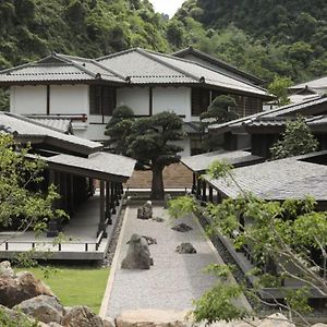 Hotel Yoko Onsen Quang Hanh à Cam Pha Exterior photo