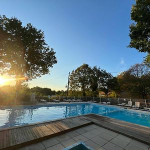 Gîte 4 personnes au cœur de la nature avec piscine Saint-Aubin-de-Nabirat Exterior photo