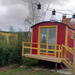 Appartement Roulotte Et Sauna De Tonton Bouvy Au Domaine Du Reuze à Winnezeele Exterior photo