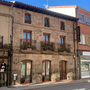 Hotel Hostal Rural Las Nubes à Salas De Los Infantes Exterior photo