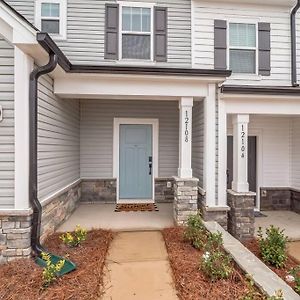 Gorgeous New Townhome/Charlotte! Exterior photo