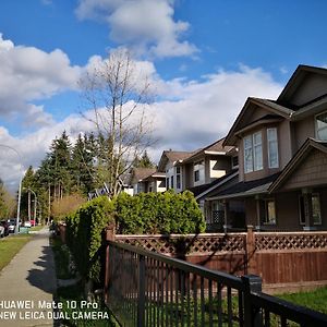 Coquitlam Center, 2 Bedroom Suite, Walking To Skytrain Port Coquitlam Exterior photo