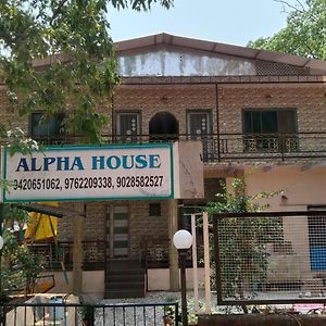 Hotel New Alpha House Matheran Exterior photo