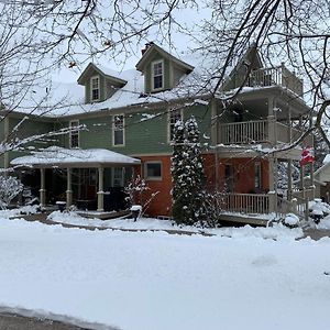 Bed and Breakfast The Red Coat à Niagara-on-the-Lake Exterior photo